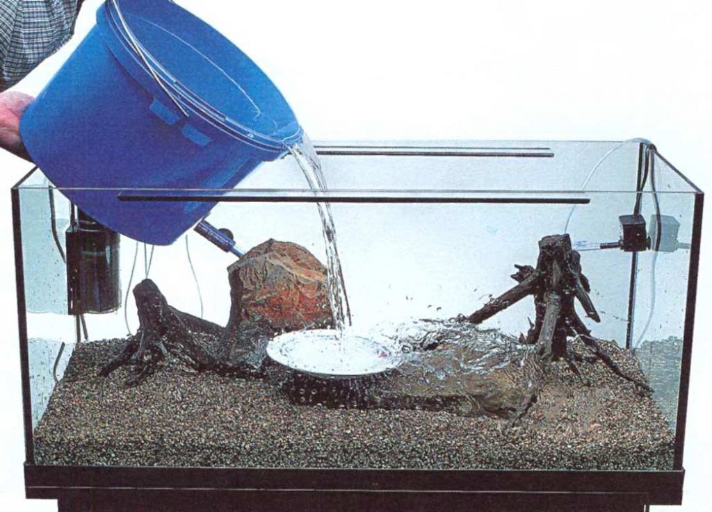 Наполнение аквариума водой